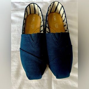 Toms women’s size 9.5 SOLD